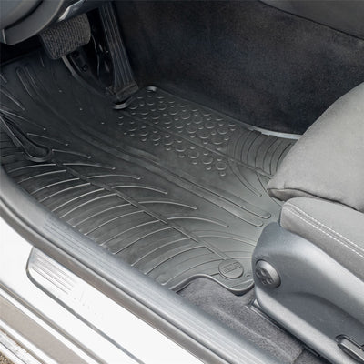 Mercedes C-Class Kombi Gummifußmatten (2018-2021)